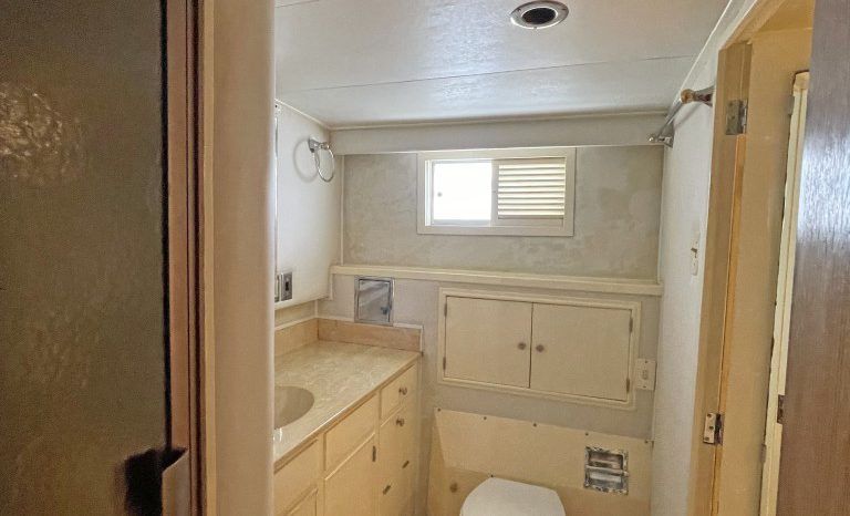 
								BURGER HOUSEBOAT 82 full									