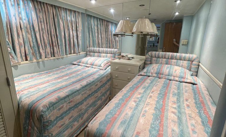 
								BURGER HOUSEBOAT 82 full									