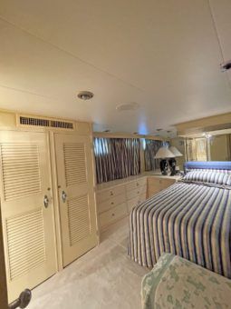 
										BURGER HOUSEBOAT 82 full									