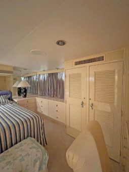 
										BURGER HOUSEBOAT 82 full									