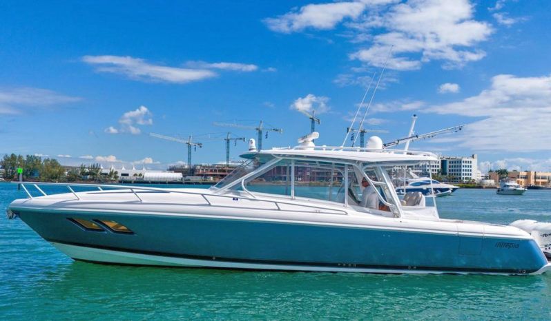 
								INTREPID CUDDY 407 40 full									