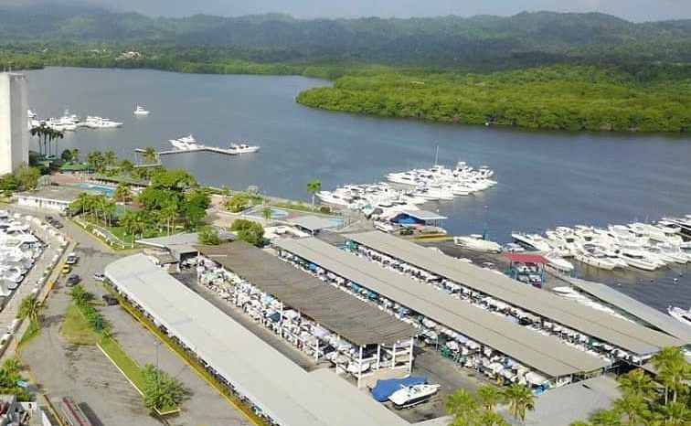 
								PUESTO EN CUNA VERTICAL BAHIA DE LOS PIRATAS 24 PIES full									