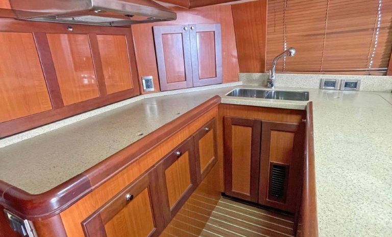 
								LUHRS 41 full									