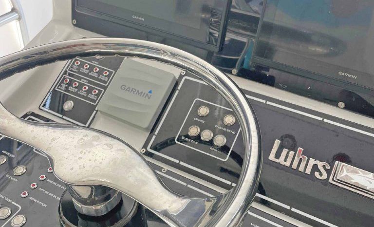 
								LUHRS 41 full									