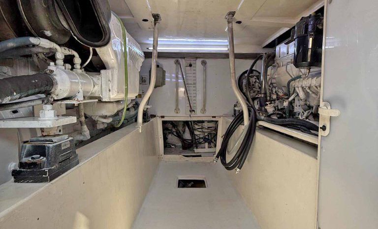 
								LUHRS 41 full									