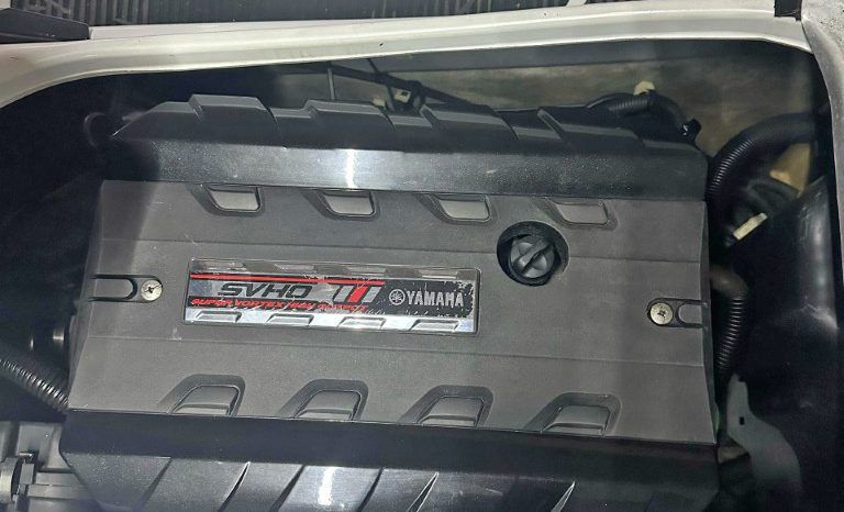 MOTO YAMAHA FZS 1.8 R full