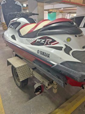 MOTO YAMAHA FZS 1.8 R