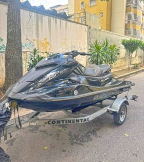 MOTO YAMAHA GP 1800R