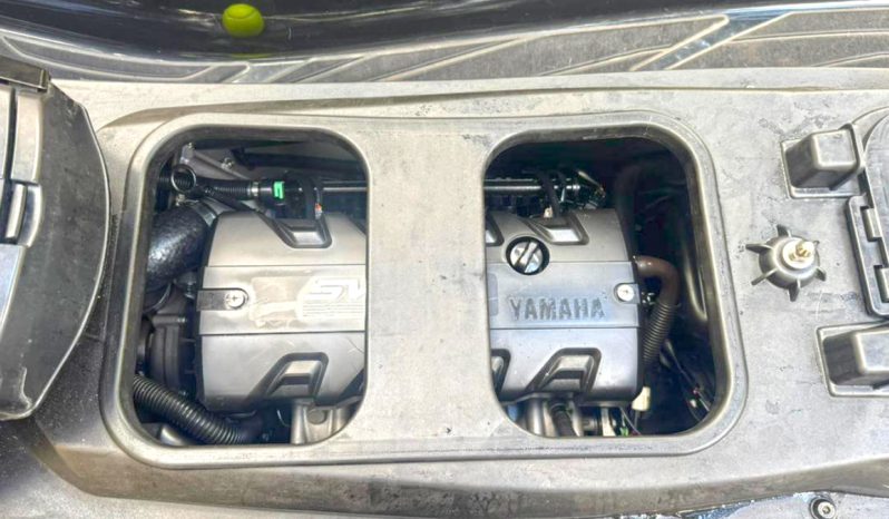 
								MOTO YAMAHA GP 1800R full									