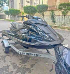 MOTO YAMAHA GP 1800R