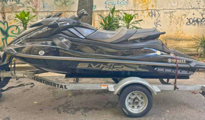 
								MOTO YAMAHA GP 1800R full									