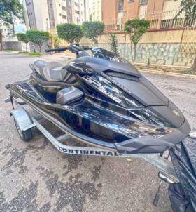 MOTO YAMAHA GP 1800R