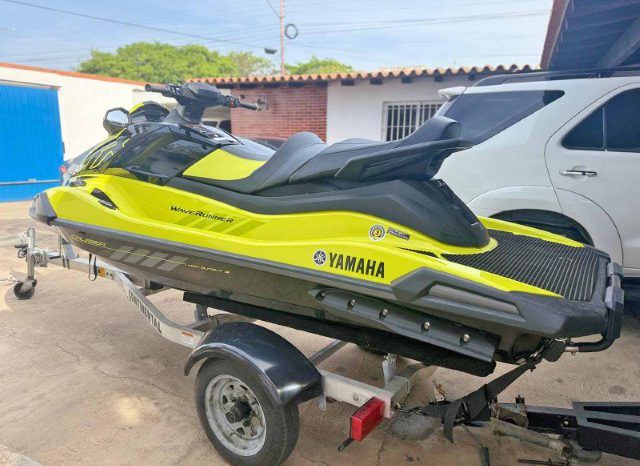 
								MOTO YAMAHA VX full									