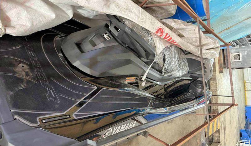 
								MOTOS YAMAHA GP 1800R full									