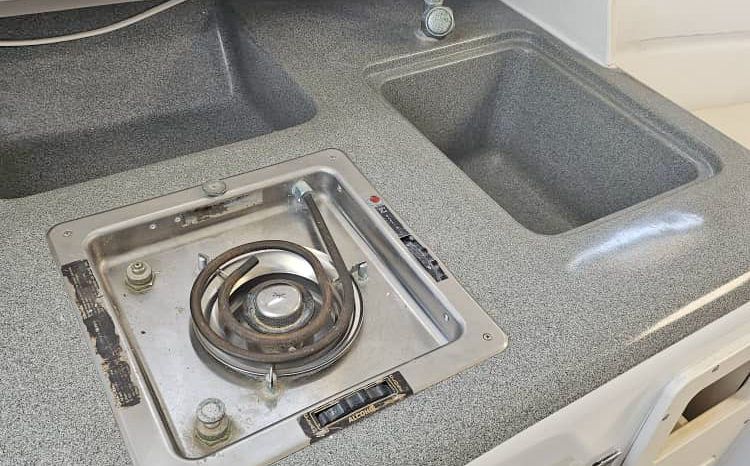 
								PROLINE MID CABIN 2950 30 full									