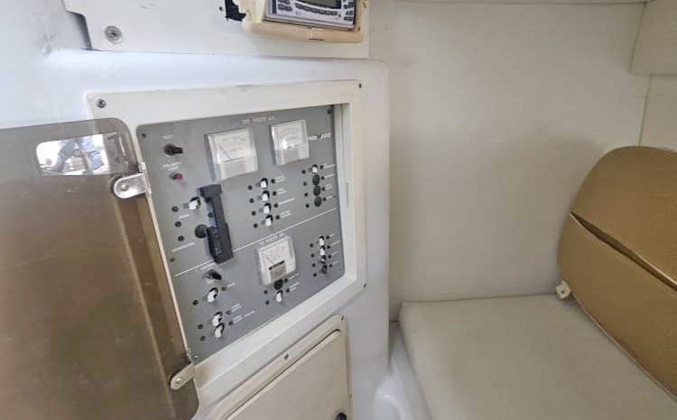 
								PROLINE MID CABIN 2950 30 full									