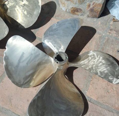 
								PROPELAS, TIMONES Y PATAS DE GALLINA full									