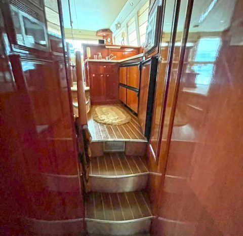 
								RIVIERA CONVERTIBLE 51 full									