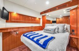 RIVIERA ENCLOSED BRIDGE 51 full