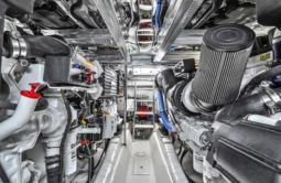 RIVIERA ENCLOSED BRIDGE 51 full