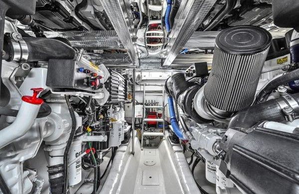 RIVIERA ENCLOSED BRIDGE 51 full