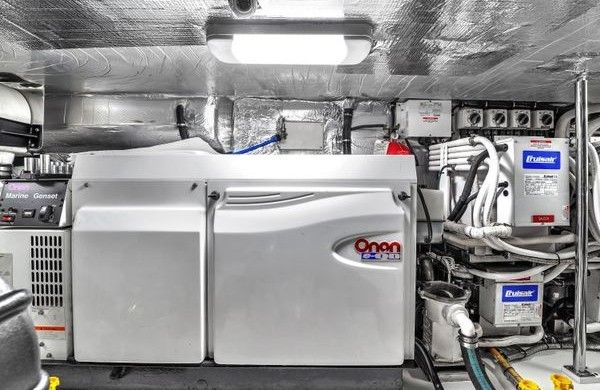 RIVIERA ENCLOSED BRIDGE 51 full