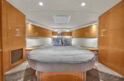 
										RIVIERA ENCLOSED BRIDGE 51 full									