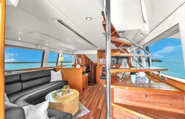 RIVIERA ENCLOSED BRIDGE 51 full