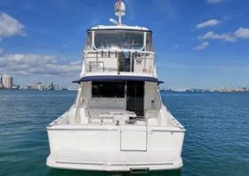 RIVIERA ENCLOSED BRIDGE 51