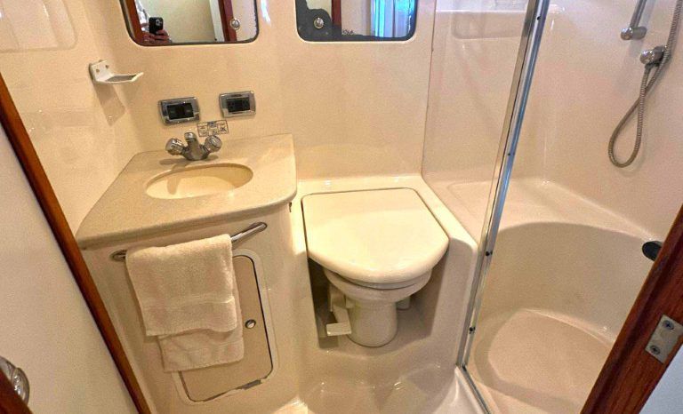
								SEA RAY SEDAN BRIDGE 48 full									