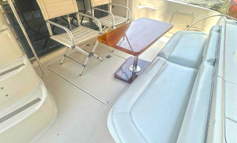 
								SEA RAY SEDAN BRIDGE 48 full									