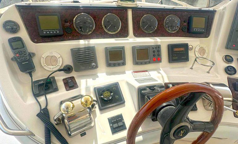 
								SEA RAY SEDAN BRIDGE 48 full									