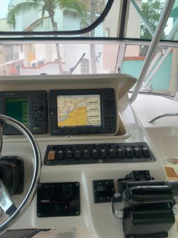 
										GRADY WHITE 330 full									