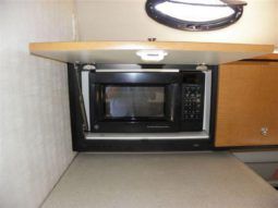 
										WELLCRAFT MARTINIQUE 32 full									