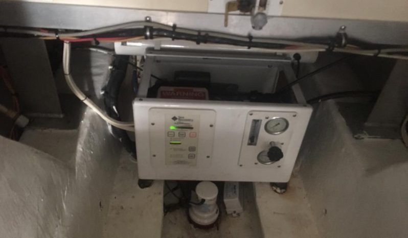 
								LUHRS 41 full									