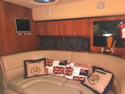 
										CRUISERS YACHTS 340 EXPRESS 34 full									