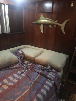 
										HATTERAS MOTOR YATCHS 43 full									