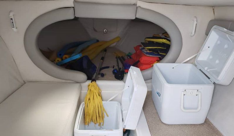 
								COMMANDER 28 full									