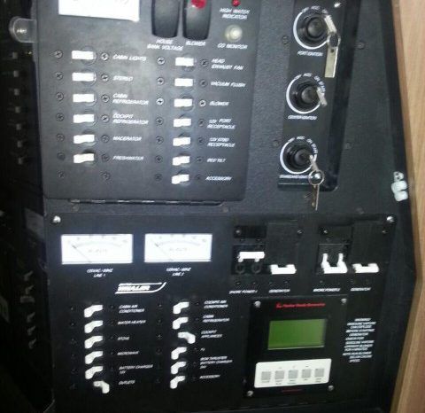 
								BOSTON WHALER CONQUEST 34.5 full									