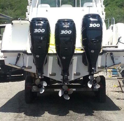 
								BOSTON WHALER CONQUEST 34.5 full									
