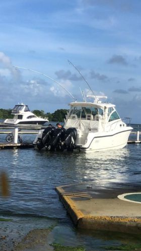 BOSTON WHALER CONQUEST 34.5