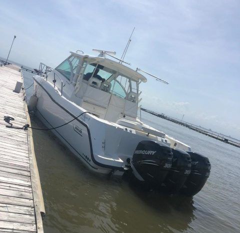 
								BOSTON WHALER CONQUEST 34.5 full									