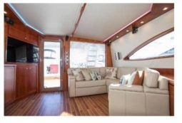 
										BERTRAM CONVERTIBLE 57 full									