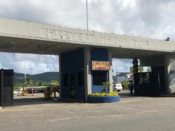 
										PUESTO EN TRAILER 35 PIES CARENERO YATCH CLUB full									