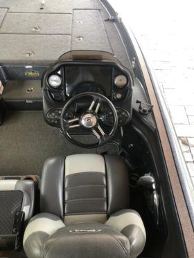 BOTE DE PESCA DEPORTIVA TRITON 19 XS ELITE 19.9