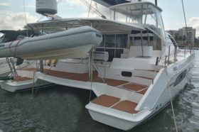 VELERO CATAMARAN LEOPARD 44