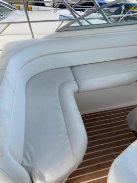 RINKER CRUISER 27