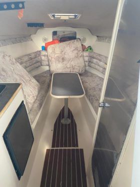 RINKER CRUISER 27