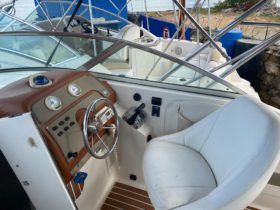 RINKER CRUISER 27