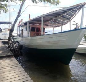 BARCO DE PESCA MADERA Y FIBRA 14.5MTS